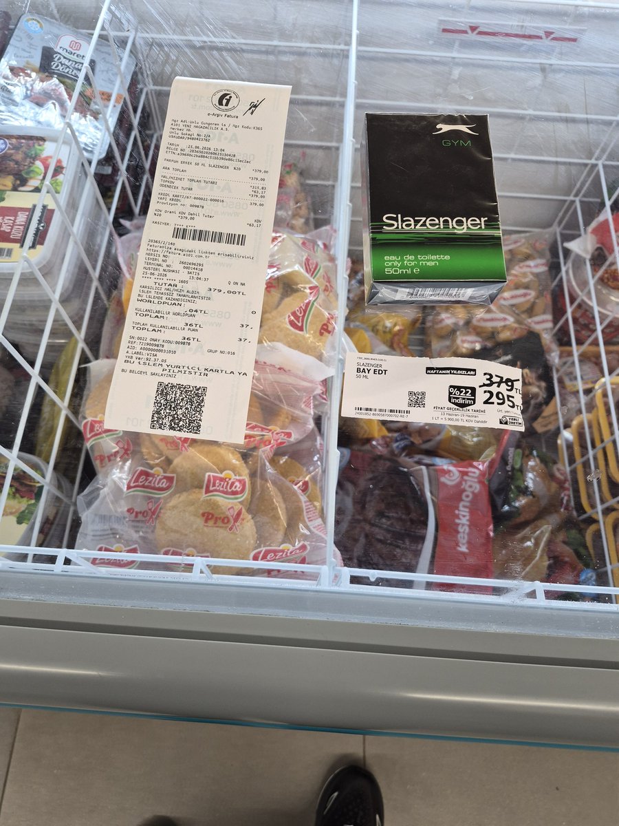 TekvatanB's tweet photo. @ticaret Bugün bir ürün aldım rafta farklı fiyat kasada farklı fiyat Lütfen buna bir el at https://t.co/zCKx4AjdzI