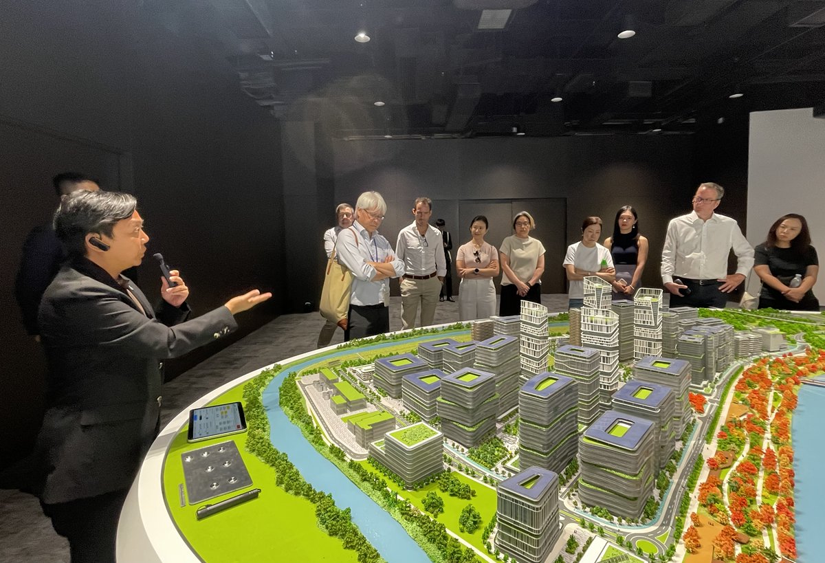 hsitp_org's tweet photo. Great to welcome a senior #HSBC delegation to #HSITP today. We showcased our work &amp; were encouraged by their interest in HK's I&amp;T landscape and #GBA opportunities. We look forward to building on this constructive dialogue and to strengthening our relationship. https://t.co/6Qaj3TCOiU