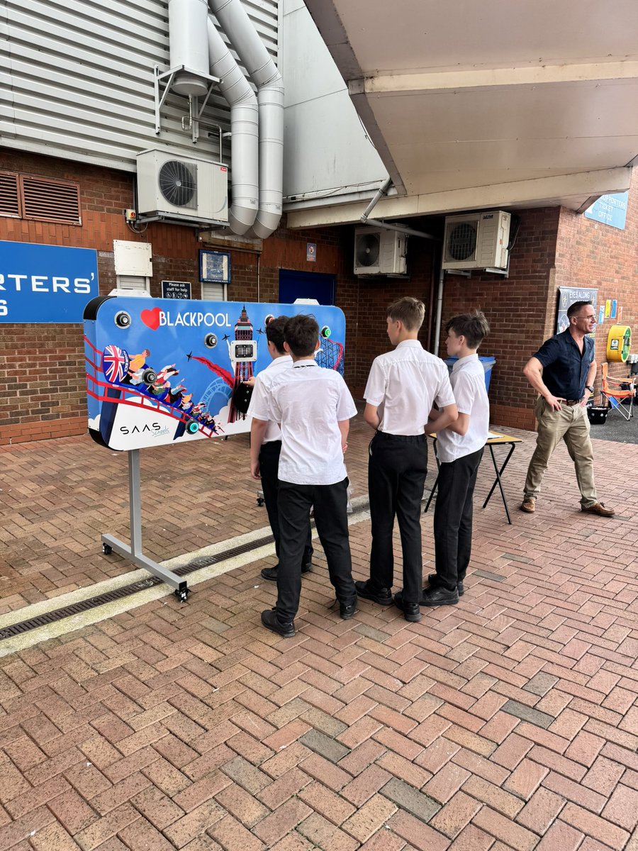 BRFCTrust's tweet photo. 💙Our Sustainability Learning Conference (NW) is underway, welcoming over 500 visitors to Ewood Park! 🤍

As part of their school curriculum around environmental issues, children are taking part in interactive activities, and fun lessons to have a better understanding of the world we all live in. 💚

This is the eight year the event has been held at Ewood Park, strengthening our partnership and commitment to empowering young people regarding sustainability and environmental matters. 🤝

Want to find out more about the conference 👉 https://t.co/voHXsJClyj

@Rovers | @EFL_Community | #SLCNW26