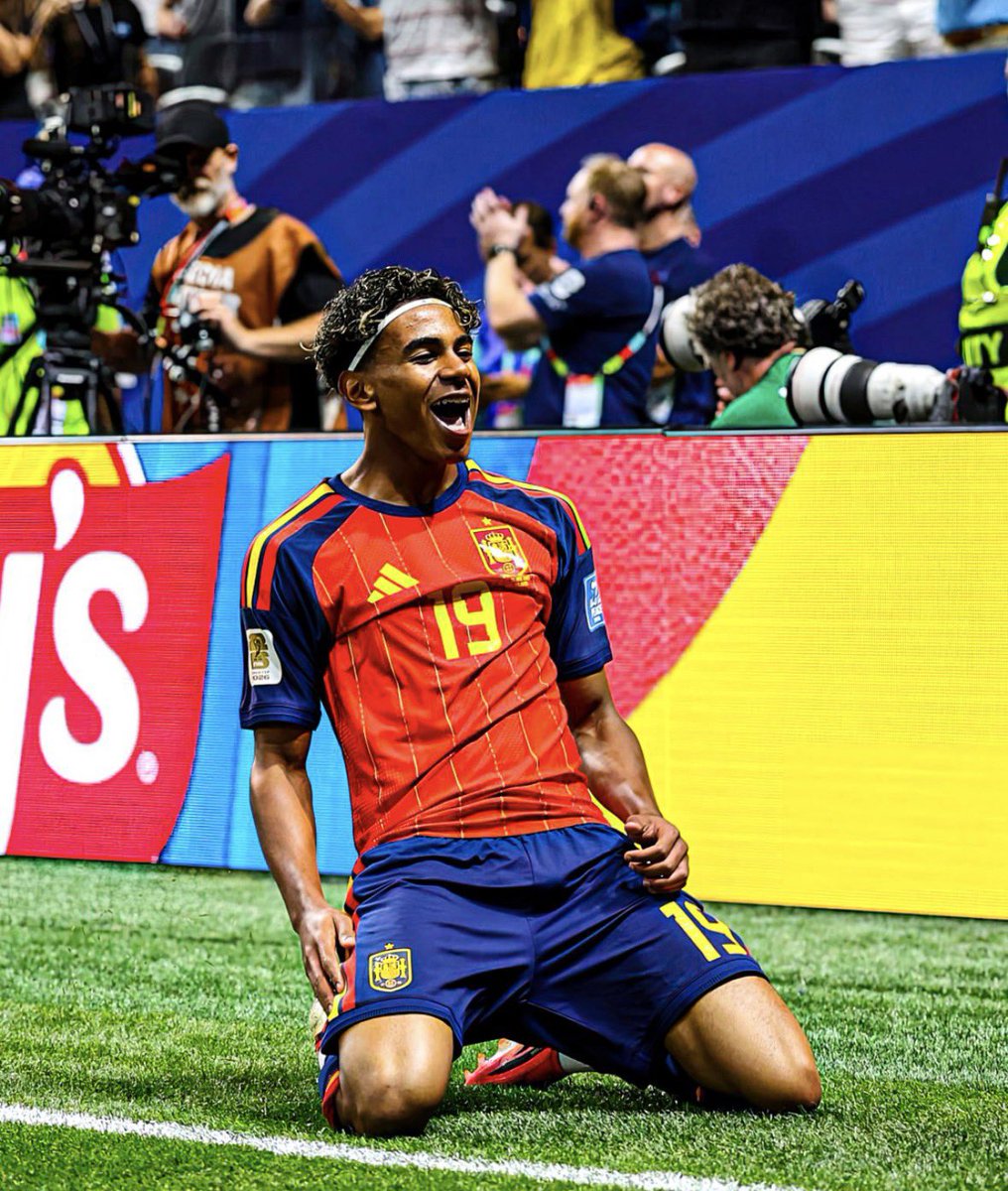 Somhiseremfcb's tweet photo. 🎁 Si Lamine Yamal hace gol ante Uruguay y España gana, sorteamos su camiseta a elegir entre todos los que den RT + ❤️ y nos sigan a @17ct_info y a mí

✅ RT + ❤️ + FOLLOW @17ct_info y @Somhiseremfcb 

🤝🏼 Mencionar un amigo para + % de ganar

✈️ Envío internacional https://t.co/5Mrc36tG9F