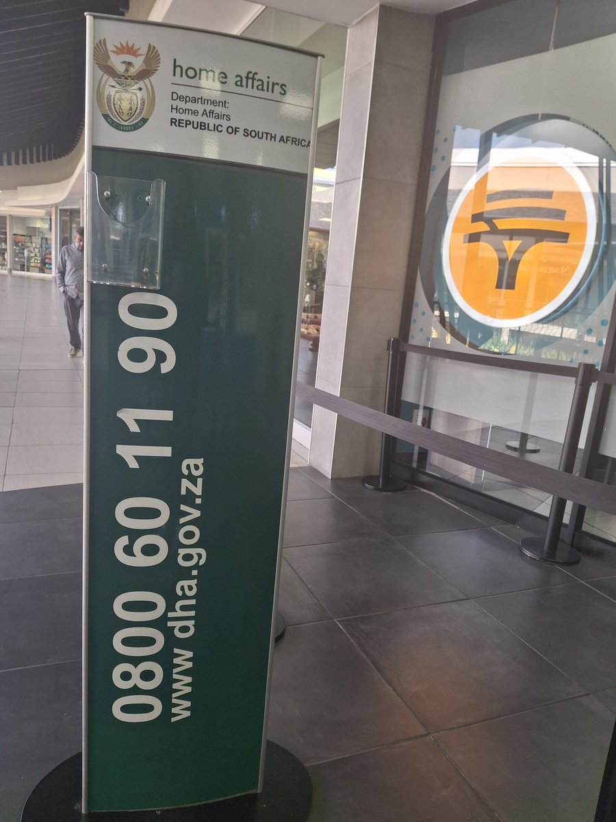 shadisofla's tweet photo. This digital parnerships between between @HomeAffairsSA and SA banking sector is commendable. I went to replace my #greenID with #SmartID at @FNBSA Grove Mall, and I was literally there for 5 minutes. 👏 👏 👏 https://t.co/oNBPzxrTyr