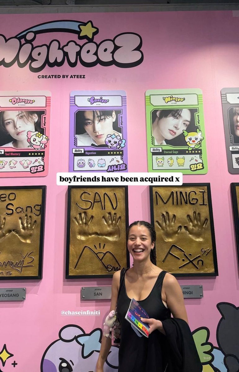 allforsan710's tweet photo. Omg Chase Infiniti is our ppuding's president! 😭
The San sticker on her phone case, sandeoki plushie keyring, San's photocard in yonggamon poca holder, (San's teezmon character) and she took a photo in front of San's hand print on Mighteez pop up! ❤️
#san #choisan #산 #최산 https://t.co/KG5xTotFf2