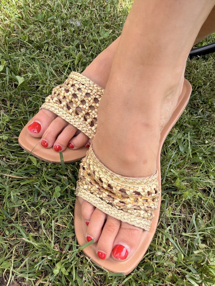 Princesstootsx's tweet photo. Where is my money bags at? Needing my acc topped up asap ❤️
#feetfetısh #rubyred #payme https://t.co/bTClWWc1EJ