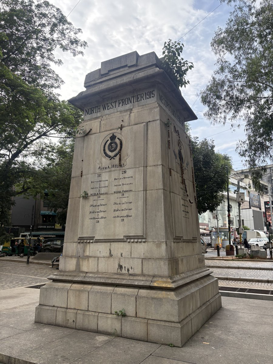 matrixheaded's tweet photo. Noticed this World War Memorial in the heart of #Bengaluru with English &amp; Tamil! https://t.co/UKZcHBTw9X
