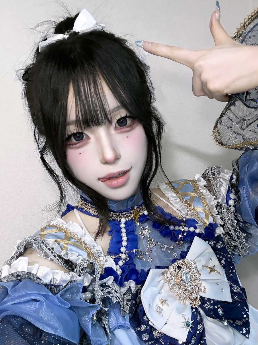 YUKI__asteria's tweet photo. 이따 봐 🤍 https://t.co/2zB7vmvEfu