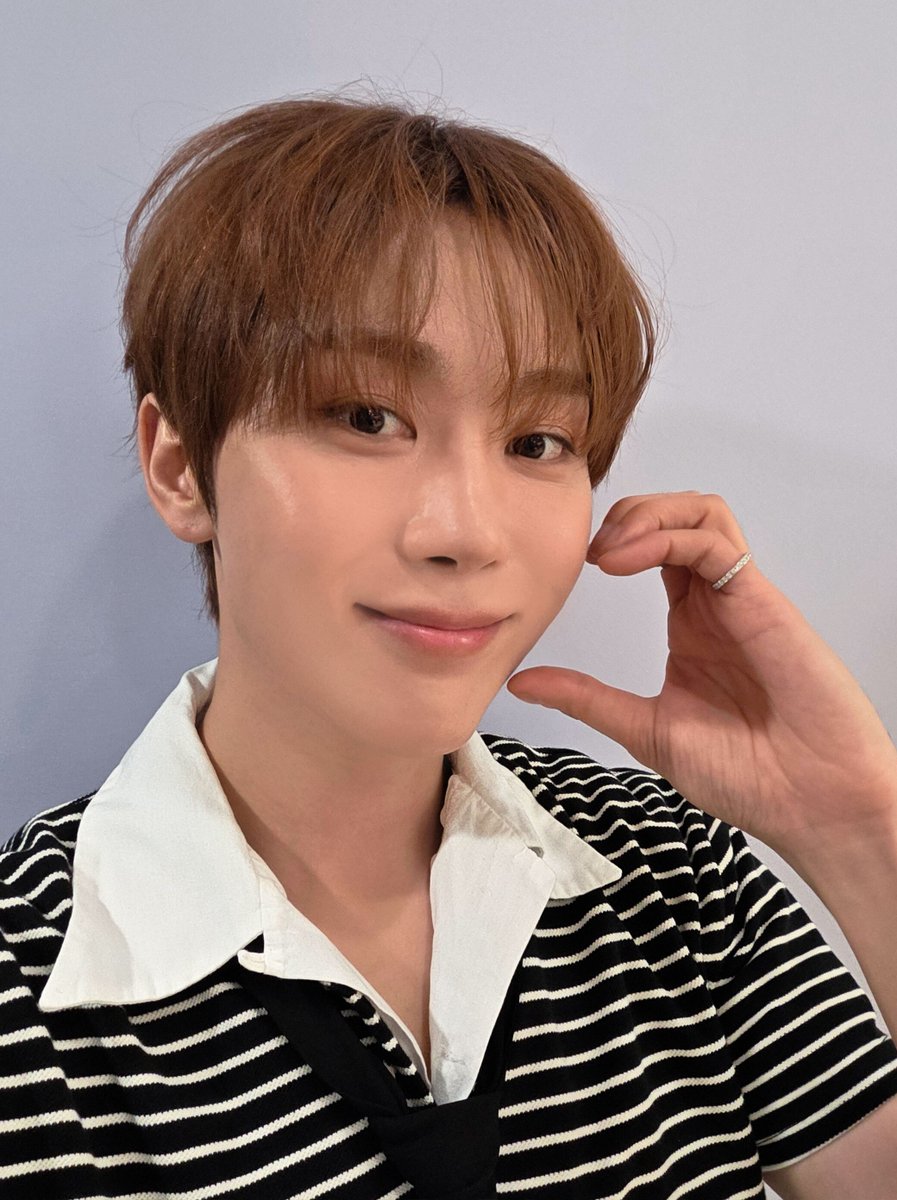 pledis_17's tweet photo. [17'S 승관]
260625 #부승관의비비디바비디부

#SEUNGKWAN #승관
#SEVENTEEN #세븐틴 https://t.co/ZSjEWTRKtq