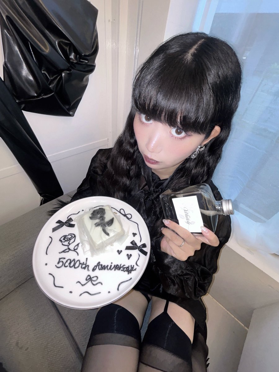 arismukaide's tweet photo. これはうちだが「アリスさんのファン喜びますよ💞」って言いながら撮ってたから載せてあげます https://t.co/xKLnOmTfy0