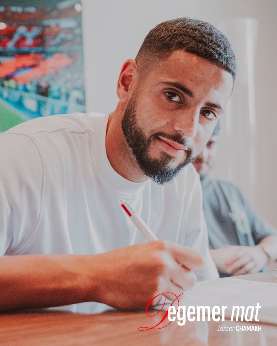 EAGuingamp's tweet photo. [#Mercato] ✍️ 𝗝𝗮𝘀𝘀𝗲𝗿 𝗖𝗵𝗮𝗺𝗮𝗸𝗵, deuxième renfort estival d'En Avant !

En provenance de l’AS Saint-Priest, le franco-tunisien de 22 ans s’est engagé pour les deux prochaines saisons plus une en option.

Degemer mat Jasser ! ❤️‍🔥🖤

#TeamEAG #WarRaok