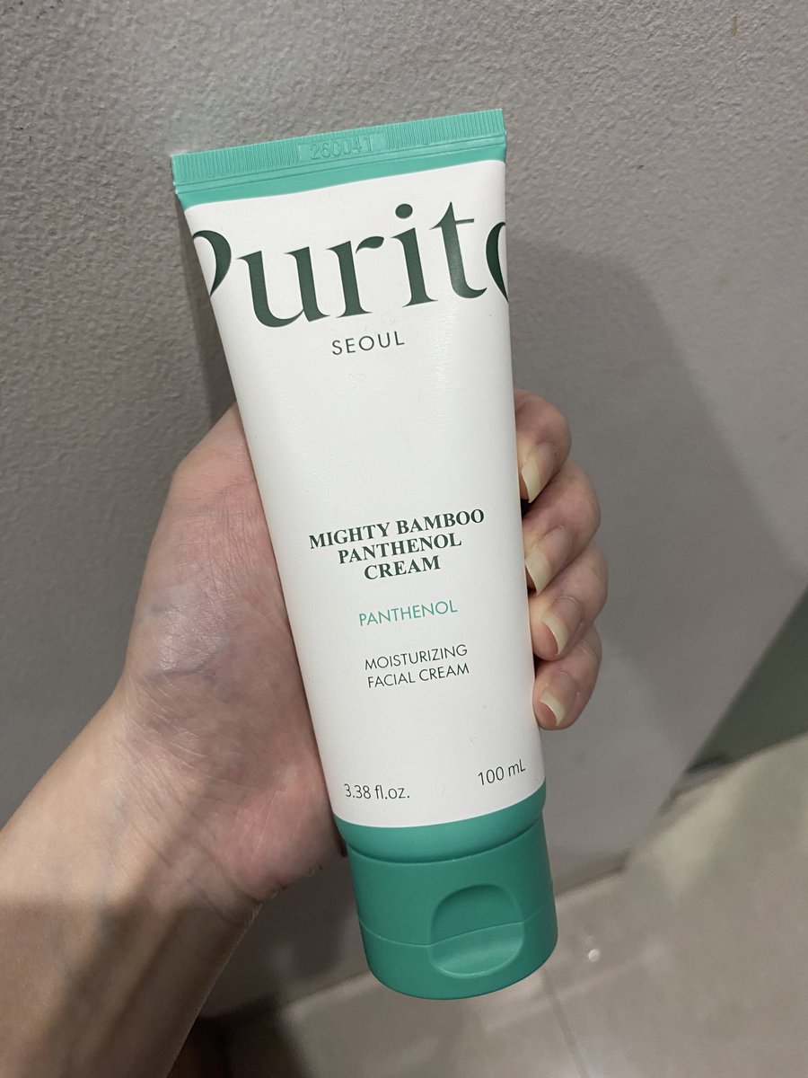 pocharix's tweet photo. WTS JUAL moisturizer moist mighty bamboo panthenol cream purito 165-170k after voucher shopee!!

BISA OREN!!  

isi 99% ya udh buka, tp gak pakee coba tekstur doang https://t.co/7WQzUTC5U4