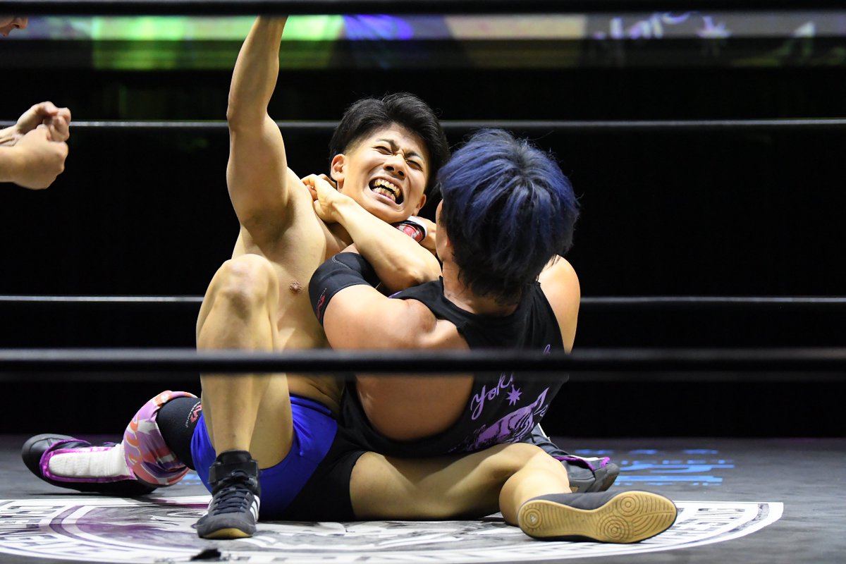 mjk_pw100's tweet photo. 2026.6.19 DRAGONGATE 神戸ラピスホール
エキシビジョンマッチ
大島光貴 vs 横須賀ススム
最後はススム選手がコブラクラッチで大島練習生に勝利！
#dragongate #PrimeZonePlus https://t.co/CM1A1LqEtC