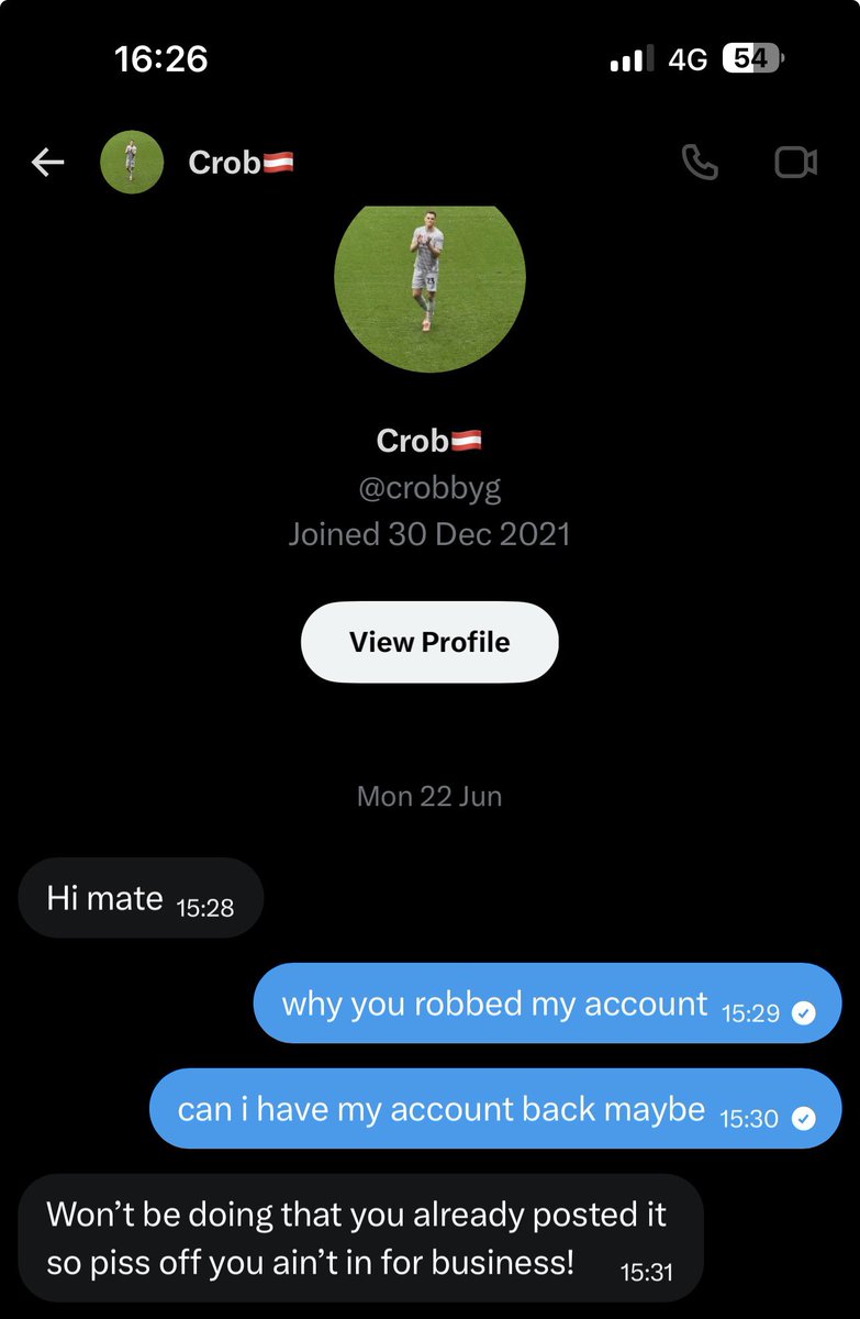 crobbyyg's tweet photo. main account @crobbyg got hacked so had to made a new one, silly cunt wants money for my acc back. tryna follow everyone back. ignore all messages from this acc https://t.co/XI82BreFxU