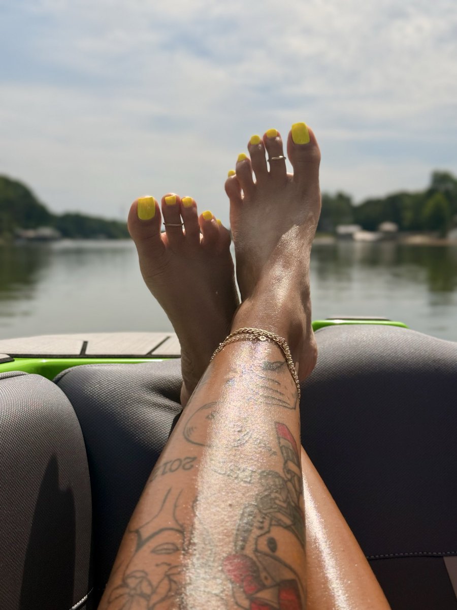 lemmnarla's tweet photo. Another successful boat day🌼 https://t.co/ZwukB3Jc5G