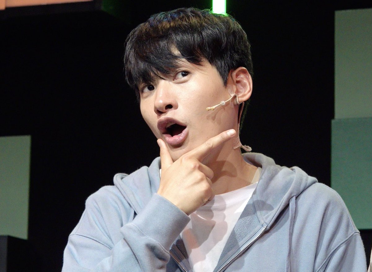 pompurin_030's tweet photo. 260625 오즈 슈가데이 전관 욱준 4컷

나 정말 멋지다?!🤔

#정욱진 https://t.co/uxIhadGFOe