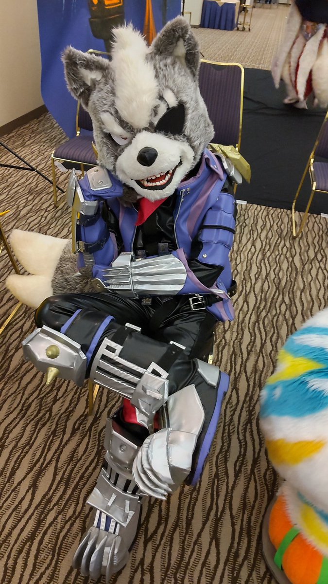 1yu_bo5's tweet photo. ついに出たなスタフォ新作（ふんぞり） https://t.co/3z3o1fKVRK