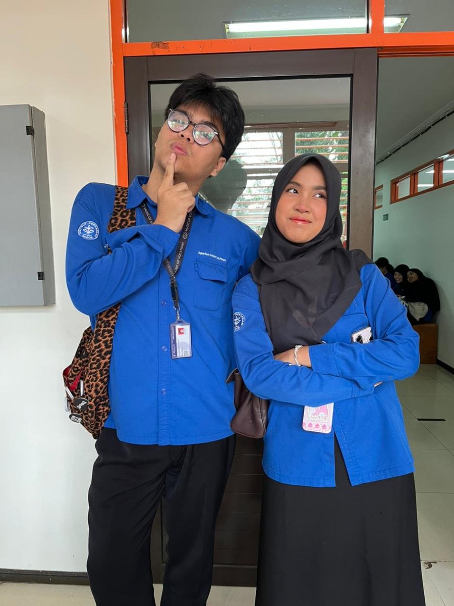 lovesomely's tweet photo. Lucu juga yah FIRST TIME foto berdua ini @yellewood https://t.co/XE8ikkyuIR