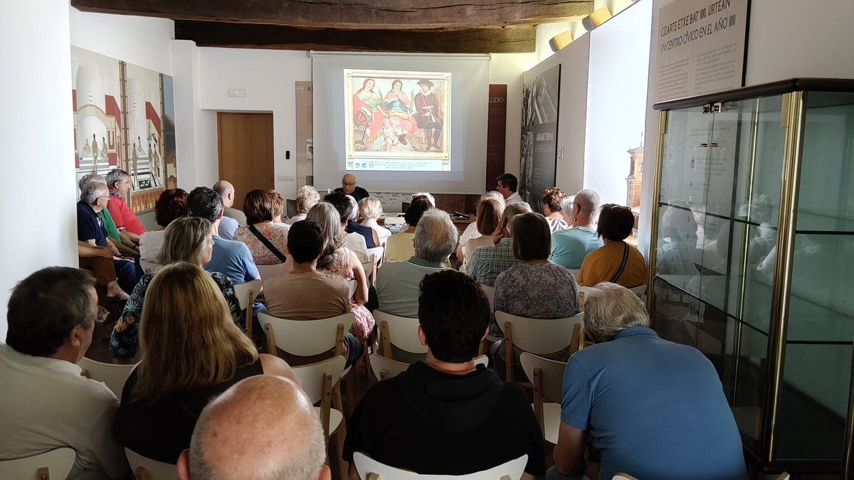 AcoaAke's tweet photo. 📌 Charla sobre las ermitas y las iglesias del #concejo de #Arkaia 👉 "Santos para Motxasantos", de Emiliano Ozaeta

▶️ Emiliano Ozaetak Arkaiako #kontzeju|ko baselizen eta elizen inguruko hitzaldia eman zuen aurreko larunbatean

Zona Rural de @vitoriagasteiz|ko Lada Eremua https://t.co/QkmJ3jZcNQ
