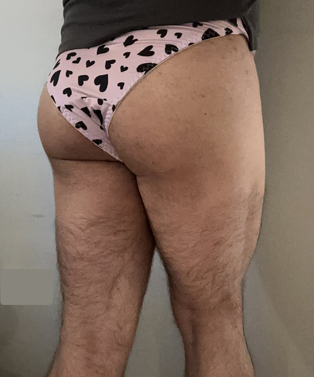 LolaSissySub's tweet photo. Peluda o depilada? Como quisiera ser lampiña! Pero paresco oso 😭

#sissy #trapito #sumisa #sissyespañol #bicurioso #tvdecloset https://t.co/ap6gSwoKDI