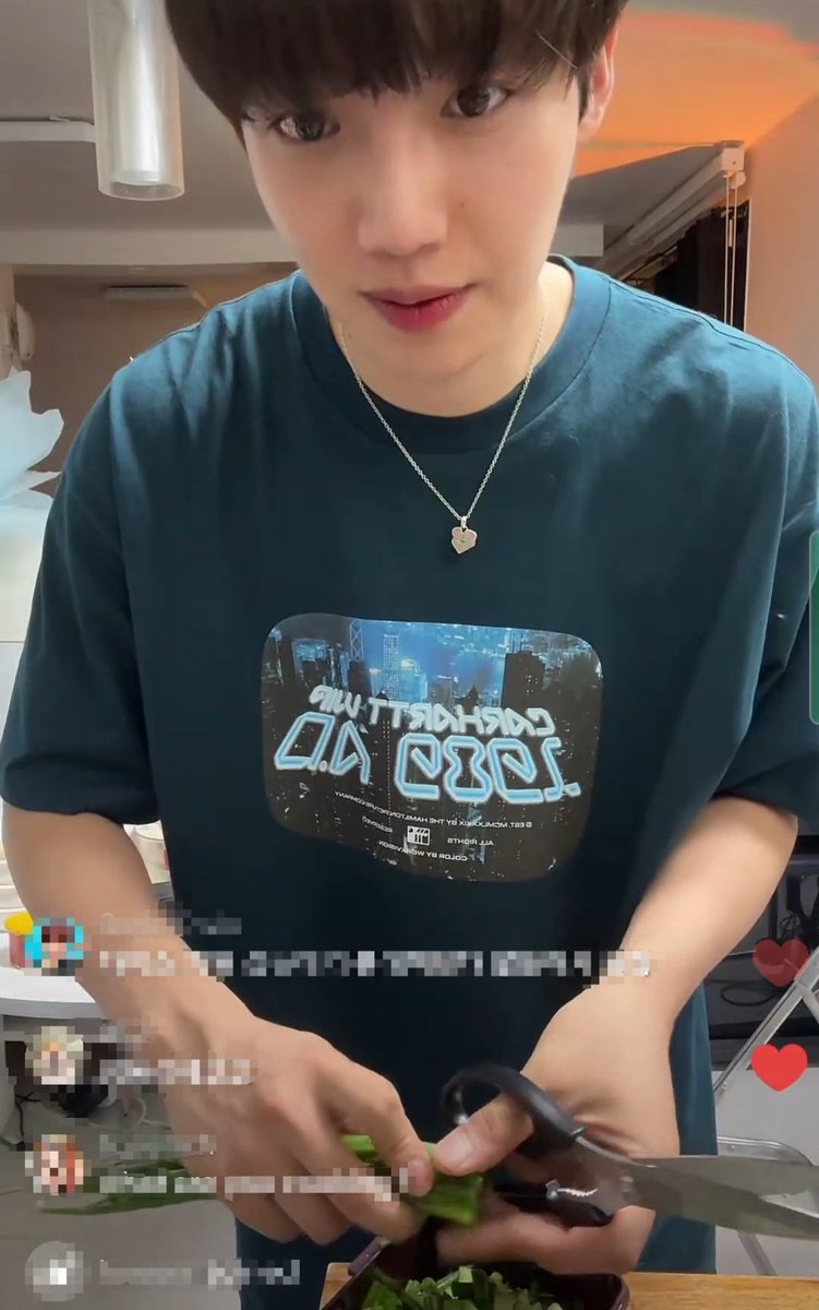 synabojz's tweet photo. คิดถึงพ่อบ้านพ่อเรือนฮ่ะ👨‍🍳🥢
#LIMYOUNGMIN https://t.co/1hCFAqcbt1