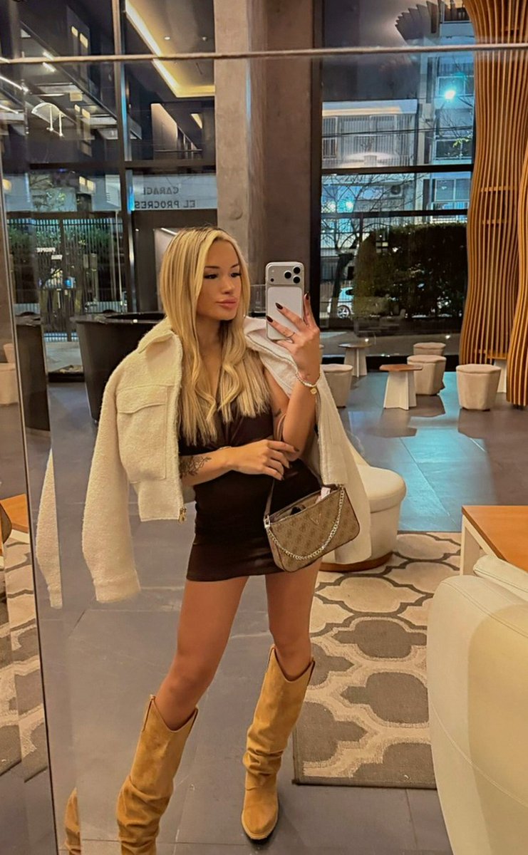 olsoncraig11's tweet photo. mirror moment <3 heyy i look kinda cute idk ngl candid but its giving mirror energy rn sooo i took a lil pic and im not mad about it https://t.co/4yyrZZ5Pdk