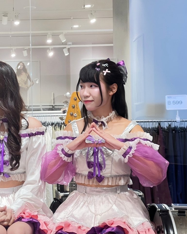CreamNyZas's tweet photo. Thank you for having us naka🎀 @IDpop_TopTrends 🤟🏻

💌 : https://t.co/dwer2piJEy

#IDPOPTOPTRENDS #HMMUSICSTUDIO 
#CreamNyZas #NyZas  #Zound20Music https://t.co/ehGeqpmzGu