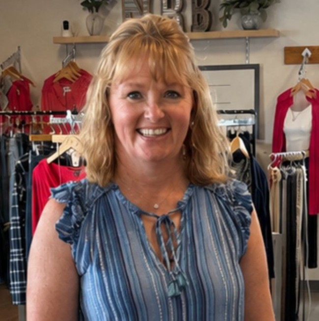 thechambergfegf's tweet photo. 🎯 You don’t have to be perfect to market your business.

Join us for July’s Brown Bag Seminar, Real Beats Perfect: From Camera Shy to Authentic Marketing, featuring Kay Rone of Northern Roots Boutique.

Lunch is included with registration.

Register: https://t.co/pSouMGKMDE https://t.co/vzpcF7urT2