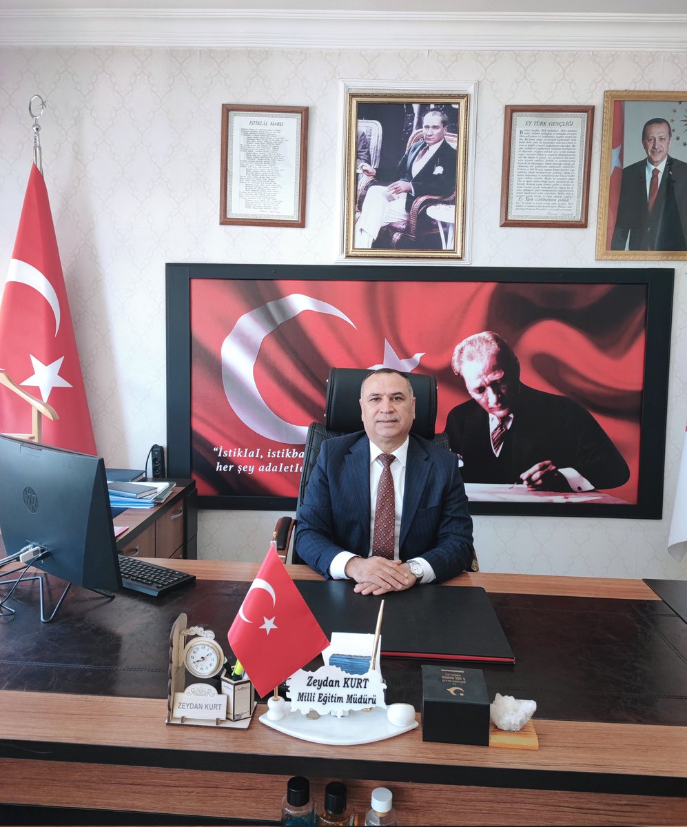 ceylanpinarmem's tweet photo. Saygıdeğer Eğitim Camiamız,
2025-2026 eğitim-öğretim yılını başarıyla tamamladık. Emek veren tüm öğrencilerimize, öğretmenlerimize ve velilerimize teşekkür ediyorum.
Sevgili öğrencilerimize huzurlu ve bereketli bir yaz tatili diliyorum. https://t.co/fPRKiF5pBy