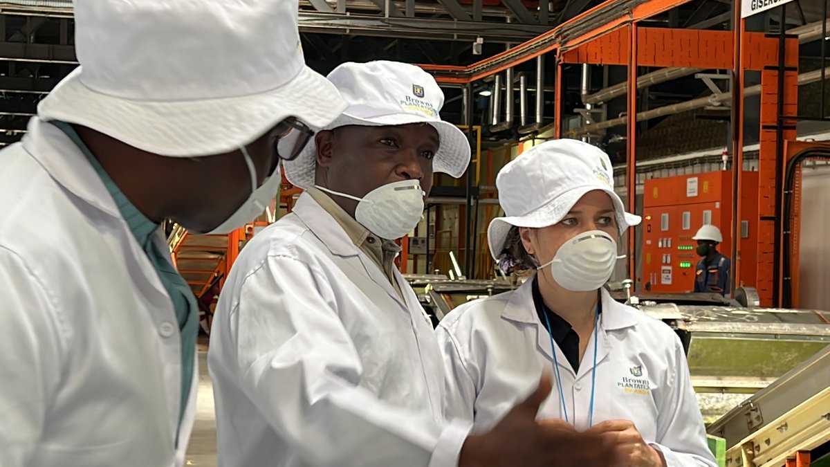 NyaruguruDistr's tweet photo. Umuyobozi w'Akarere Dr.Murwanashyaka  Emmanuel  yakiriye Ambasaderi wa Israel mu Rwanda  H.E Einat Weiss haganirwa  ku bikorwa  by'Aamajyambere  birimo ubuhinzi,ubukerarugendo  ubuzima , uburezi,ikoranabuhanga n'uburyo Israel yafatanya  na @NyaruguruDistr https://t.co/XQnI4h4boy