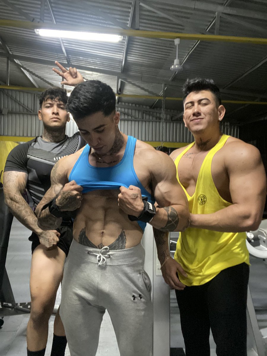 GioMalo_69's tweet photo. El Team ๐๐ฅ
#GioMalo #GymCrew #AbsCheck #FitnessTeam https://t.co/25Sc2z3YPe