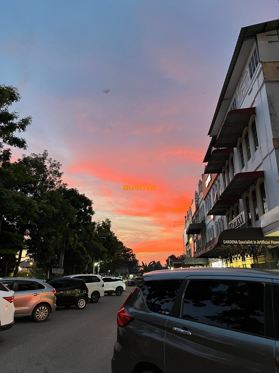 auenva's tweet photo. langit hari ini🫶🏻💗prettiest! https://t.co/oJkZqHjkgT