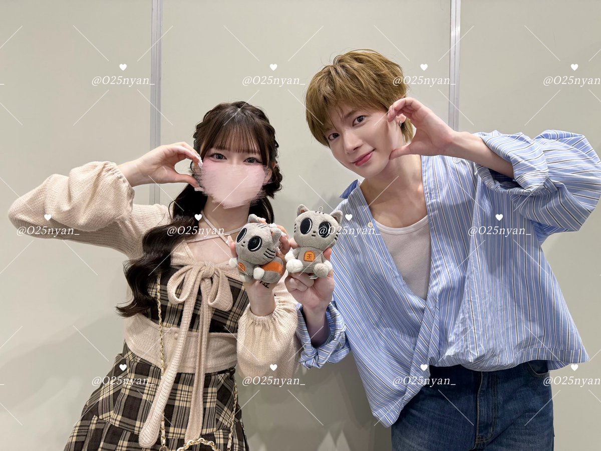 O25nyan_'s tweet photo. ♡260625♡
TXT テヒョン 個別ツーショット

人生初のツーショット 📸🌟
手のひらの「곧 MOA 6년 돼요」 を見せたら
（もうすぐMOAになって6年になります）
「ありがとう〜！6年？｣って言ってくれた( ᴗ_ᴗ̩ )💕💕
これからもずっとだいすきだよ🤝🏻💘

#TOMORROW_X_TOGETHER #TXT #TAEHYUN #태현 https://t.co/vZUxvIzd4I