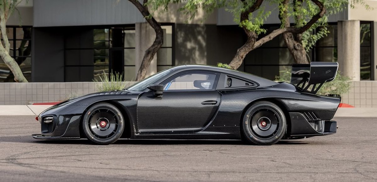PorscheCIub's tweet photo. Exposed Carbon Fiber 935 https://t.co/iSDWEYsCLz