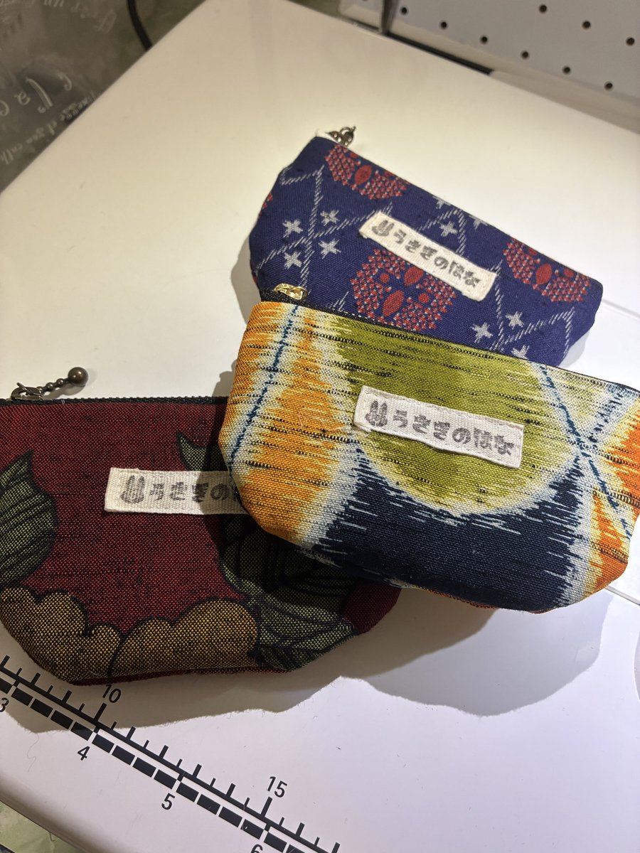 tonchan_45's tweet photo. 来月のイベントに向けてぼちぼちと。
和のイベントなので着物リメイク小物いっぱい作るぞー！
#ハンドメイド記録 https://t.co/E3XlreCOTZ