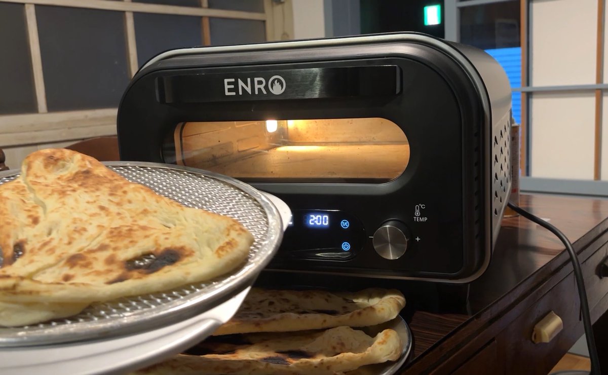 窯で焼くナンはマジでフライパンで焼くナンよりも10倍ぐらい美味い。 窯で焼くナンはマジでフライパンで焼くナンよりも10倍ぐらい美味い。