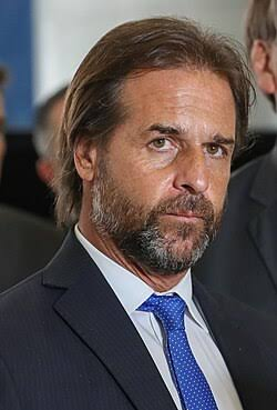 El_Viejo_Pablo's tweet photo. Lo que más está influyendo en la pauperrima aprobación de Orsi es que la gente, a diferencia de los 15 años anteriores, tiene cercano en el tiempo, un gobierno en serio con el que compararlo. https://t.co/IDnEEflCbJ
