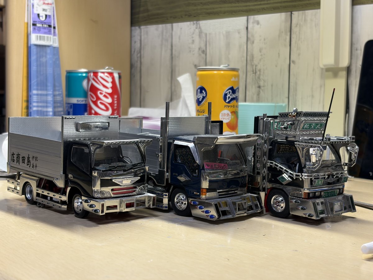 kawa_side's tweet photo. キャンター中3、エルフ高3、ダイナ専門2年
やっぱり中3のクオリティが1番高い😅
sns触る暇あったら手動かせやな https://t.co/PbCXpV18KS