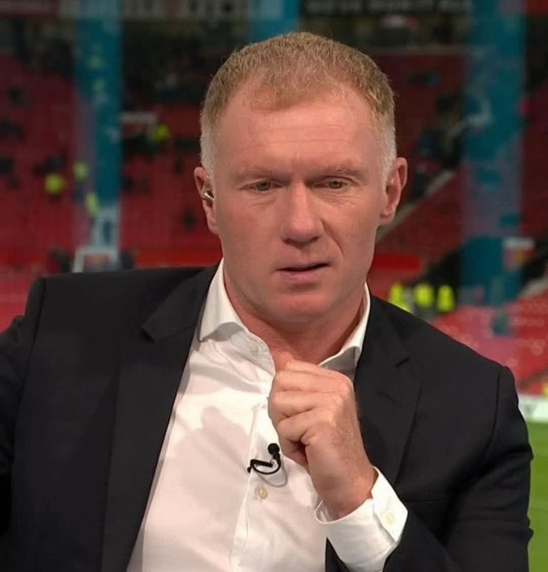 FootballFactly's tweet photo. 🚨🎙️ Paul Scholes on Lionel Messi fans:

🗣️ "I don’t see Cristiano fans obsessed with Messi… but I do see Messi fans watching Ronaldo’s every step.

That’s why a brace from Ronaldo trends more than Messi scoring a hat-trick.

If Cristiano wins, critics question the opponent. 

If his team loses, they blame him."