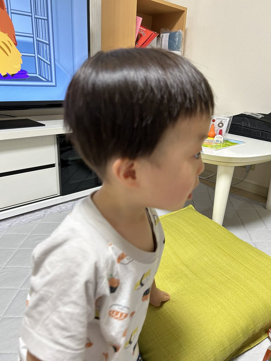 iSDQ3's tweet photo. 今日は息子の散髪をしました。
襟足は上手にできたんですが、前髪は難しい。プロは尊敬しますね。
明日は宿直(前泊)することになったので、準備します。明日の晩は勉強道具も持って行こ。 https://t.co/D5Qb0R1n2F
