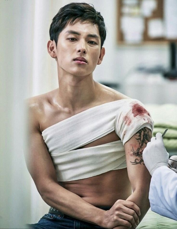 AboutYou_Swan's tweet photo. Sorry! My mind immediately went to this photo of Siwan. 🤭

#yimsiwan #임시완 #themerciless https://t.co/0s9lvsCL0e