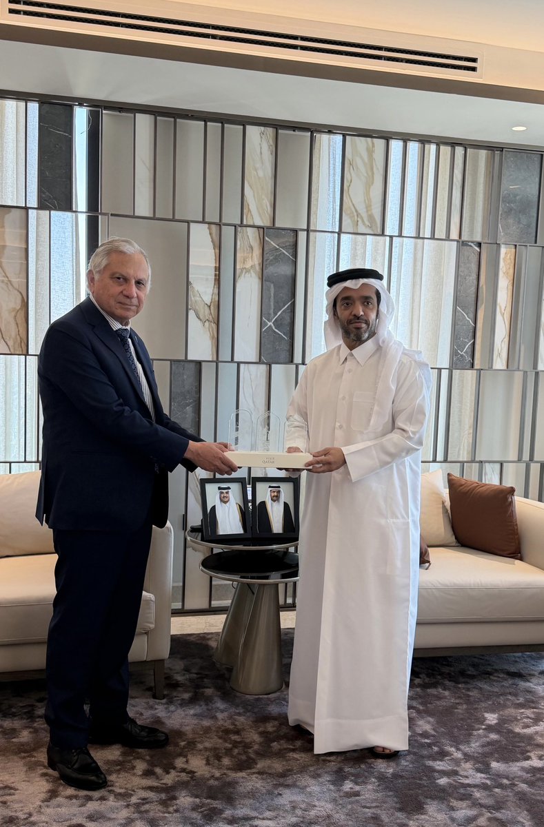 EmbaGTQatar's tweet photo. La Embajada de Guatemala en Qatar se reunió con S.E. Sr. Saad Bin Ali Al Kharji, Presidente de Qatar Tourism, para explorar oportunidades de cooperación turística y promover iniciativas que fortalezcan el intercambio y el acercamiento entre Guatemala y Qatar. 🇬🇹🇶🇦 https://t.co/gQupNp3Jwn