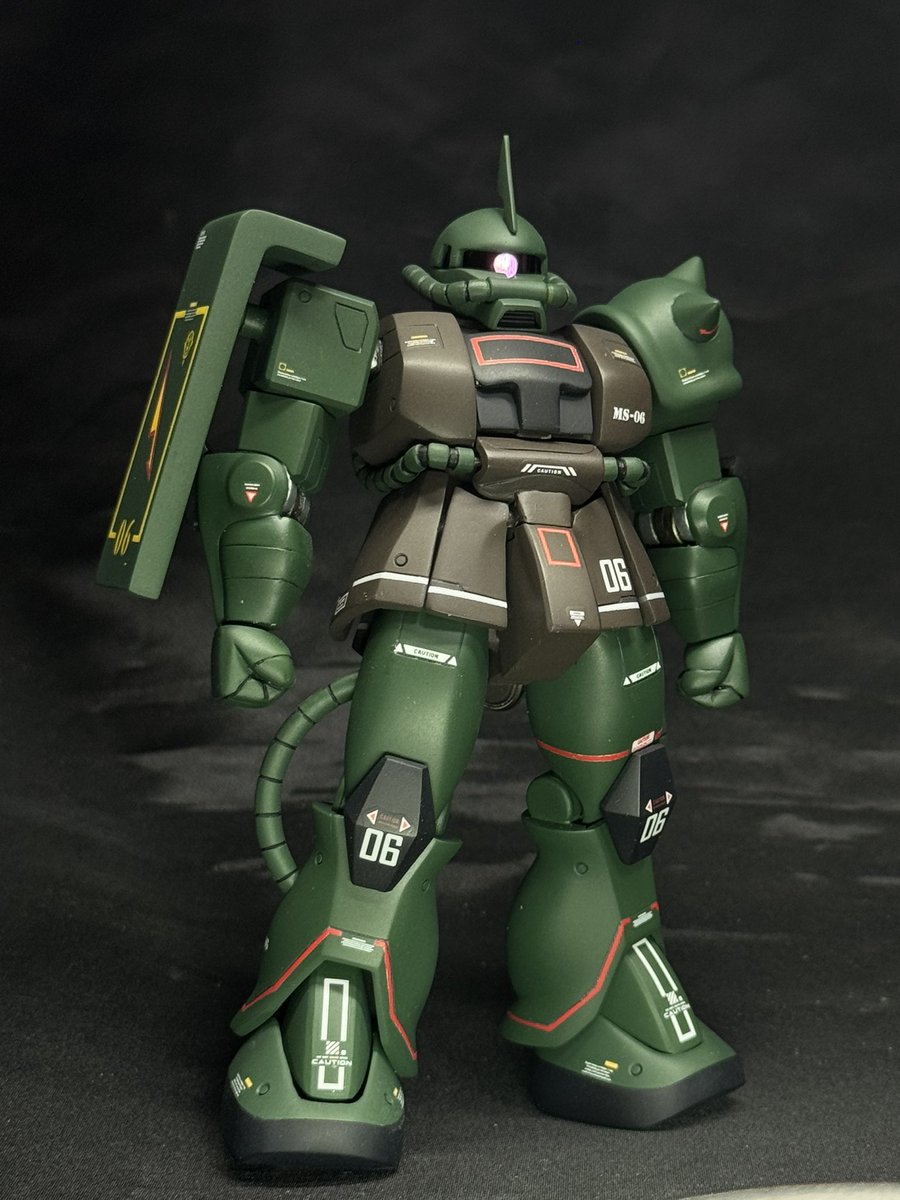 18tyson64's tweet photo. 旧キット1/144ザクができました

#ガンプラ
 #ガンプラ好きな人と繋がりたい 
#旧キット https://t.co/dfoIHS4XfJ