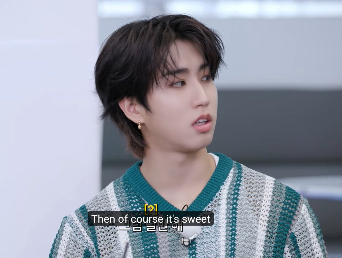 minhodrive's tweet photo. minho saying hyunjin kissed him and ofcourse the lee know manual decides to speak https://t.co/mPc36ZLRtM