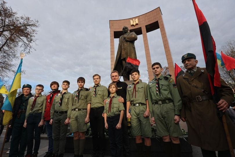 KonradNiznik_'s tweet photo. Mer Lwowa Sadowy. Jawny banderowiec. Goszczony w Gdańsku przez użytecznych idiotow typu Tusk jak wielki bohater i przyjaciel Polski. https://t.co/m1WJLzXvxt