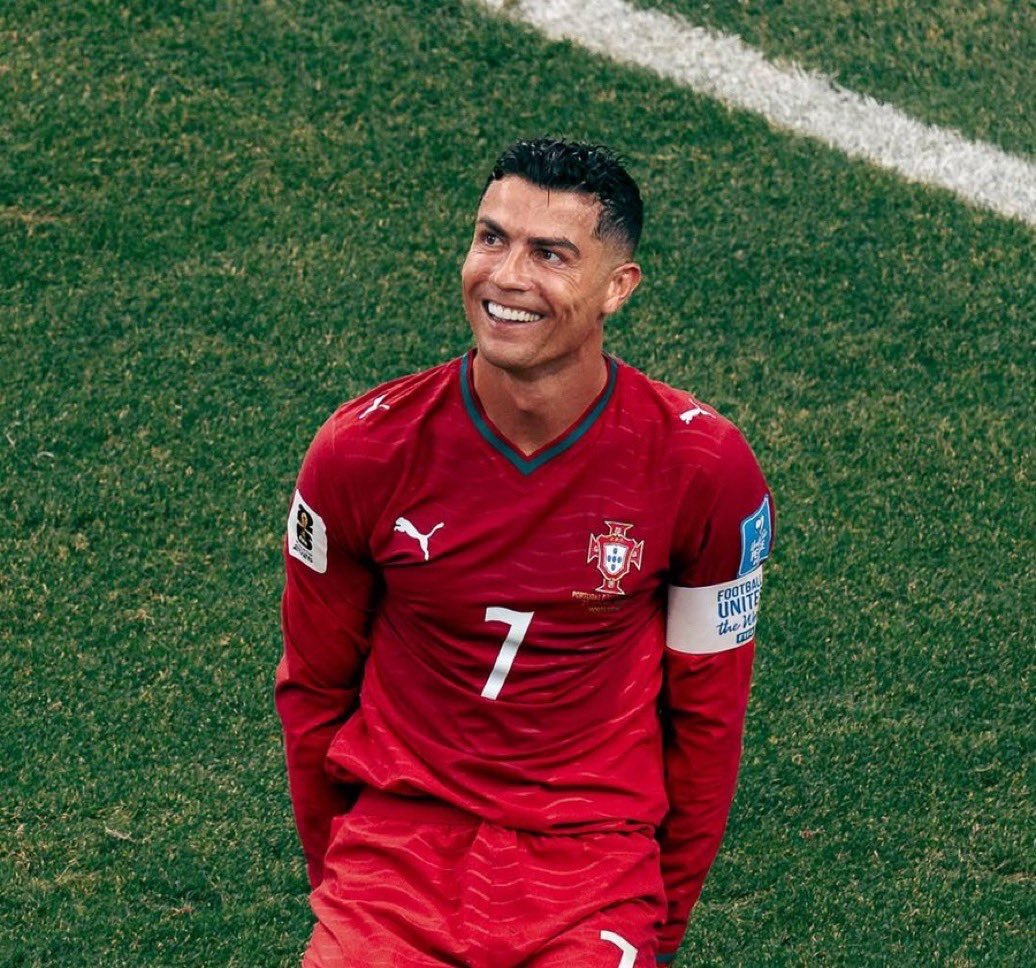 TeamCRonaldo's tweet photo. 🚨🗣️ Clarence Seedorf on the media disrespect towards Cristiano Ronaldo :

​“Cristiano doesn’t need to prove anything to anybody anymore. He already stepped up and helped the team qualify. His contribution is done. Now, we just need to sit back and enjoy him. Players like him won’t be around for the next World Cup.” @RioMeets