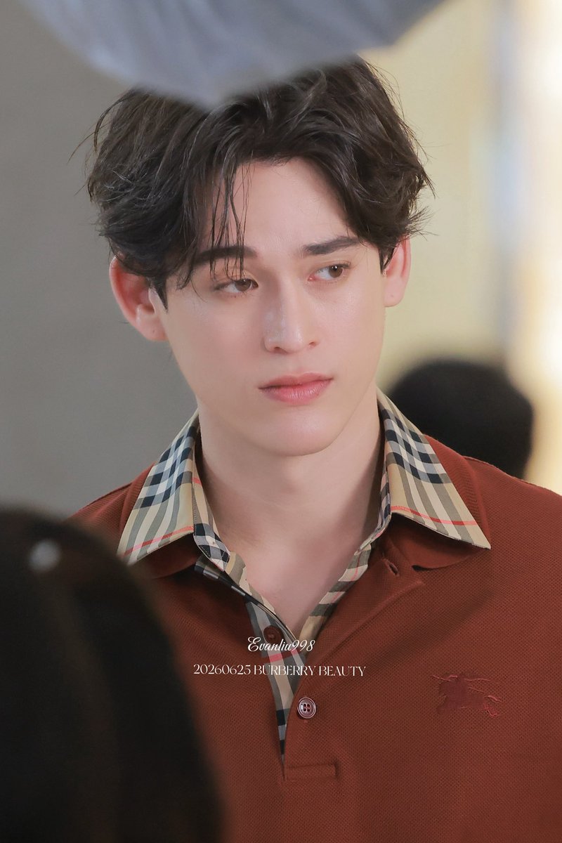Evanliu998's tweet photo. 20260625 
GAWIN AT BURBERRY BEAUTY
🌹🌹🌹

#BurberryBeautyXGawin
#GawinCaskey @gawincaskey https://t.co/KGHgegv2Gd