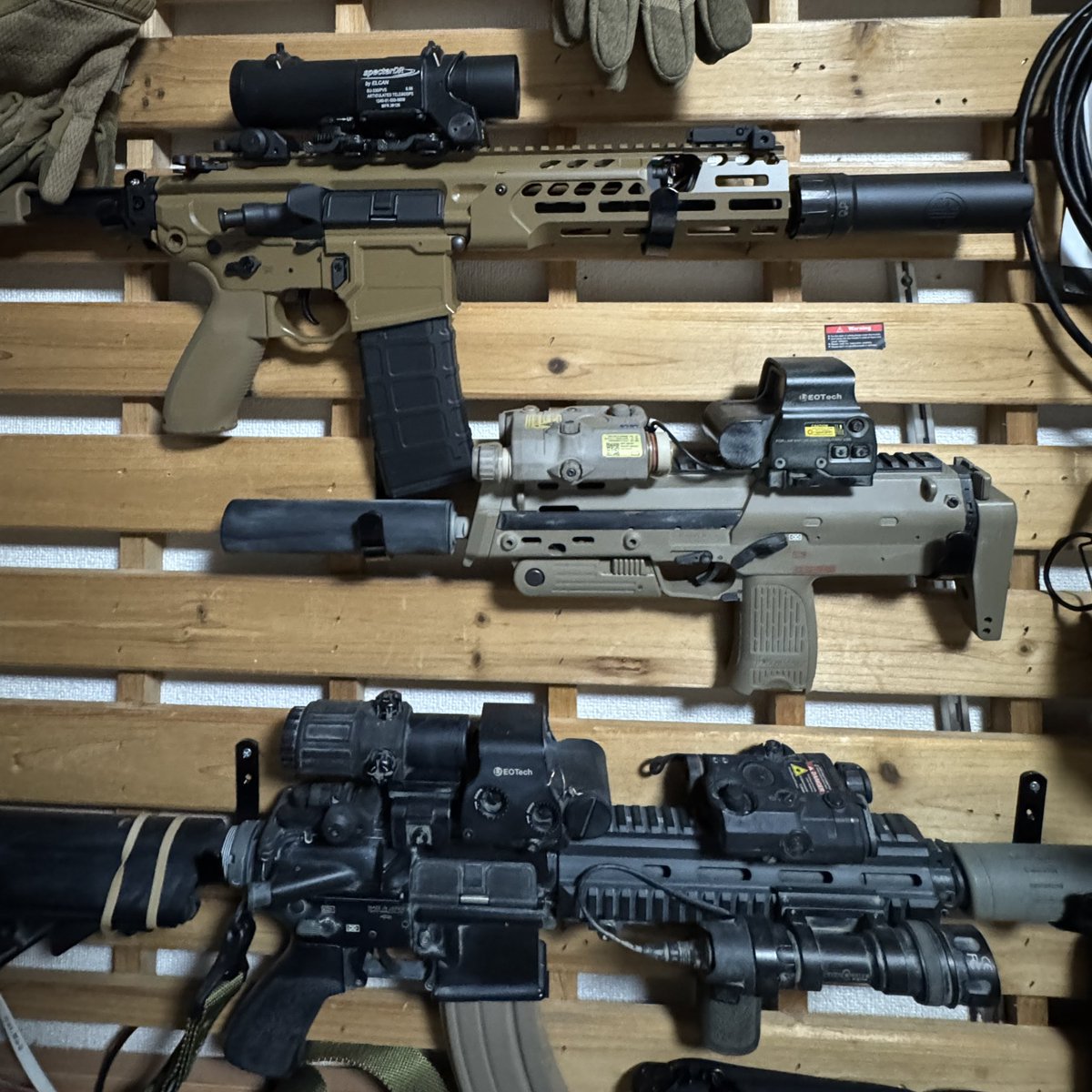 Heydude_cafe's tweet photo. E&amp;C製  SIG MCX SPEAR LT SBR 8インチ
値段なりにチープな感じかと思っていましたがほとんど金属、電子トリガー付きでコスパ良い感じ、関西のSAMURAIってお店で手に入れましたが…直ぐに来ました🔫オジサンとりあえず壁にかけてながめてます。 https://t.co/4v75dNu57W