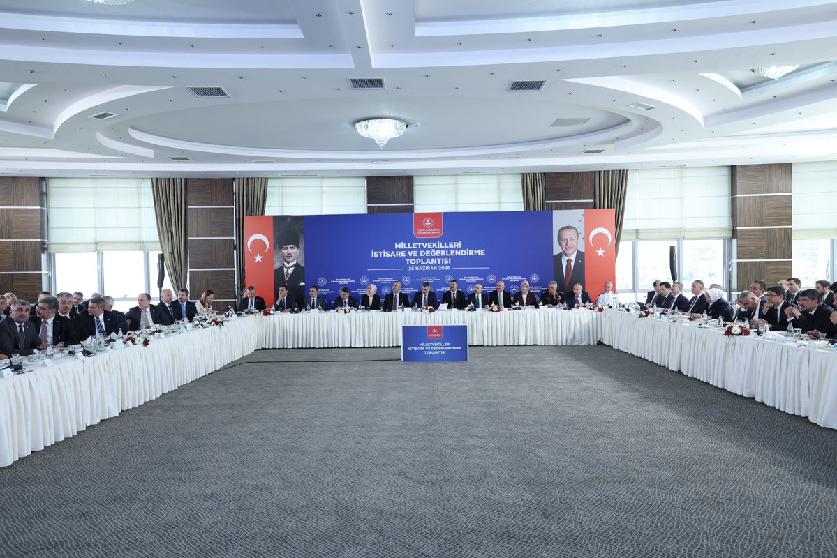 vehbikoctr's tweet photo. İçişleri Bakanımız Sayın Mustafa Çiftçi’nin teşrifleriyle; AK Parti Grup Başkanvekilimiz Abdulhamit Gül ve kıymetli milletvekillerimizle birlikte, Gölbaşı Vilayetler Evi’nde düzenlenen Milletvekilleri İstişare ve Değerlendirme Toplantısı’na katıldık.

Toplantıda, İçişleri Bakanlığımız, Göç İdaresi Başkanlığımız ve AFAD Başkanlığımız tarafından yürütülen çalışmalar hakkında kapsamlı bilgi aldık. Sn. Bakanımıza teşekkür ediyor, kendisine ve çalışma arkadaşlarına kolaylıklar diliyorum.