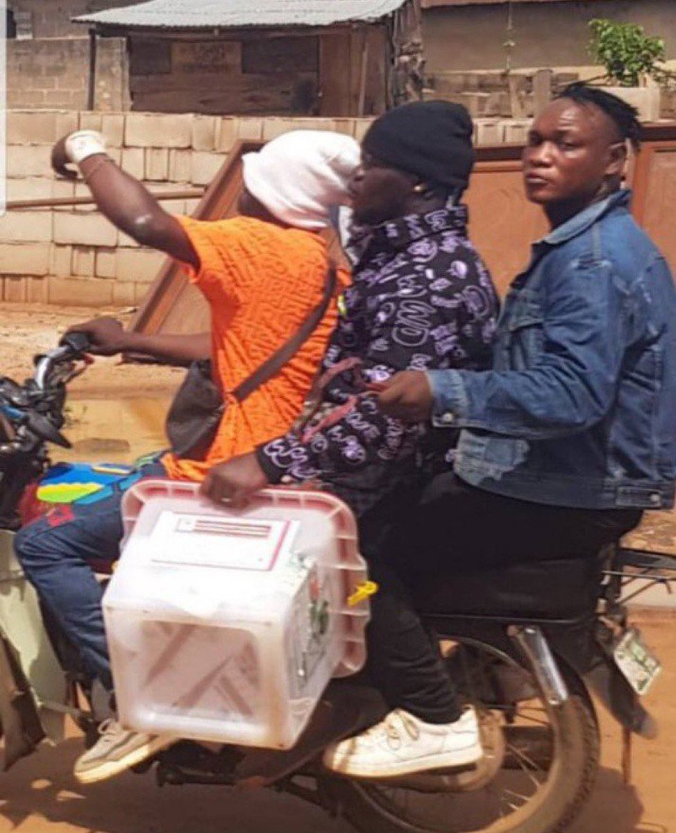 N67063Great's tweet photo. Vigilante vs INEC officers

By bayo https://t.co/XOpFm3StPE