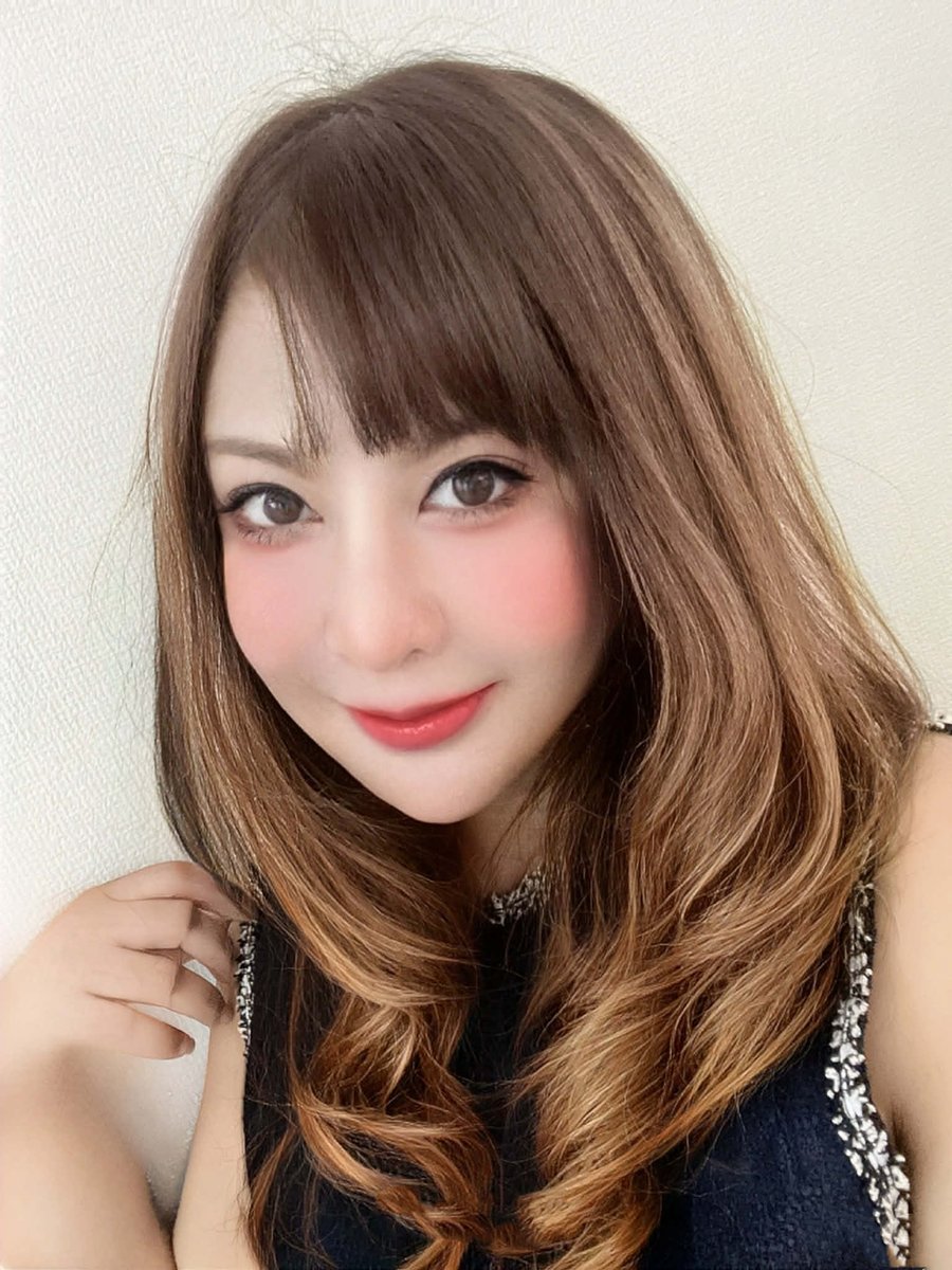 ThaimassageVida's tweet photo. こんばんはウィーダタイ古式マッサージです。今日はスタッフ4人出勤します。予約お願いします。
ベッキー
ヒトミ
アイリン
レイ https://t.co/VSFCF3Ogdz