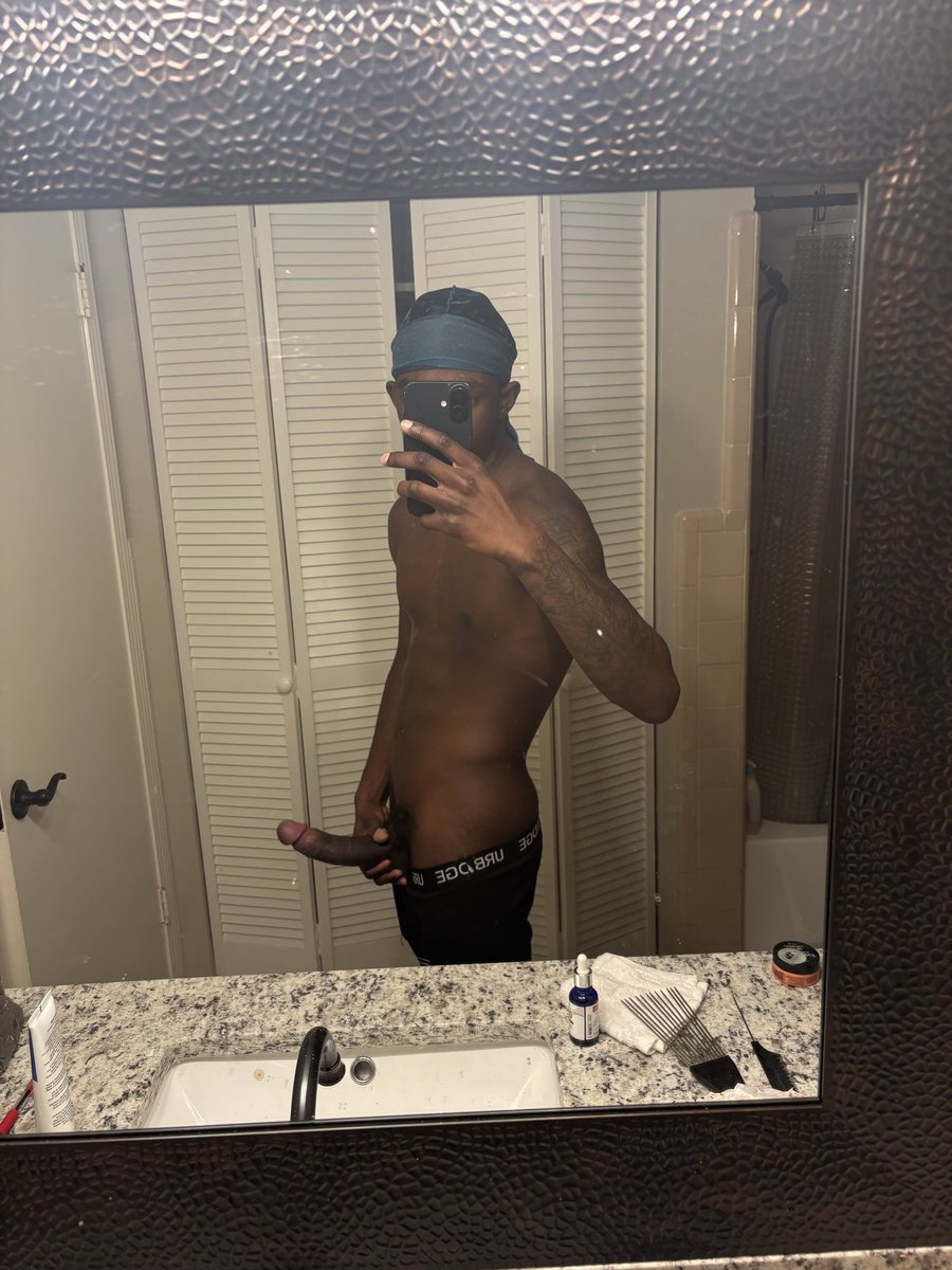 lilteemone's tweet photo. Morning wood😖 https://t.co/xjszVx7pvS