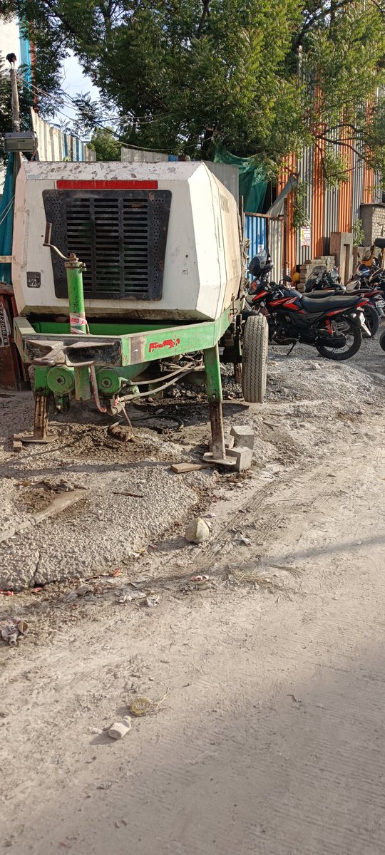 Bekinddude's tweet photo. @PMCPune @swachhbharat @ThePuneMirror No action taken even after 4 days. 
Mahadev Nagar is full of illegal encroachment and @PMCPune always failed to act on it.

@CMOMaharashtra
@MoHUA_India https://t.co/vxoUtMlmzM